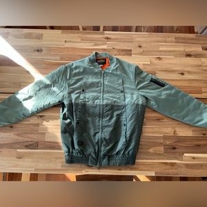 10.Deep bomber jacket